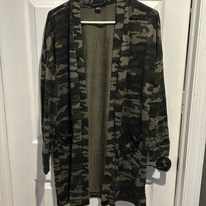 Sanctuary camo open sweater size M